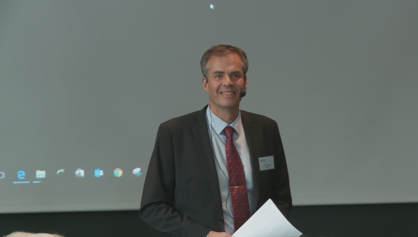 Rikard talar